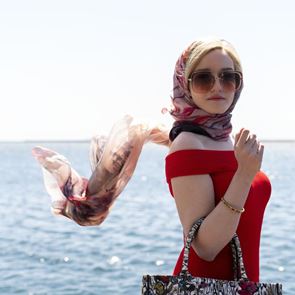 Inventing Anna: Κάτι τρέχει με την προφορά της Anna Sorokin