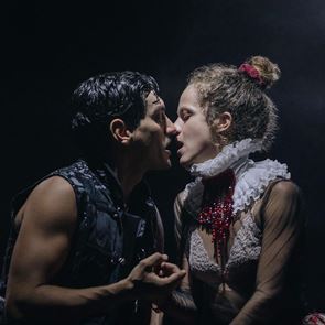 Αυλαία για τα θέατρα της Αθήνας μετά από 8 μήνες