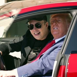 Οι Αμερικανοί δισεκατομμυριούχοι έχουν χάσει 380 δισ. ευρώ μετά την ορκωμοσία Τραμπ-δείτε τη λίστα