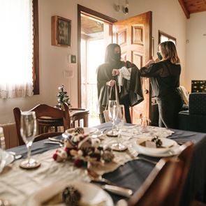 Τα νέα μέτρα που ισχύουν στο εξής ενόψει Χριστουγέννων