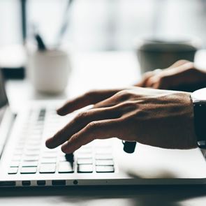 Ένα απίθανο &#39;μυστικό&#39; για να κατεβάσεις οτιδήποτε από το ίντερνετ