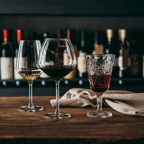 Αθηναϊκά wine bars για κάθε γούστο