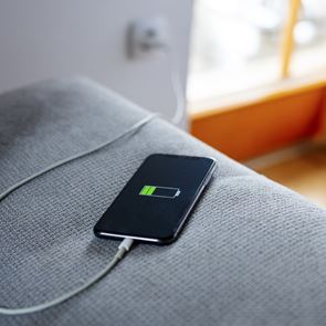 Άχαστοι τρόποι για να διαρκεί περισσότερο η μπαταρία του κινητού