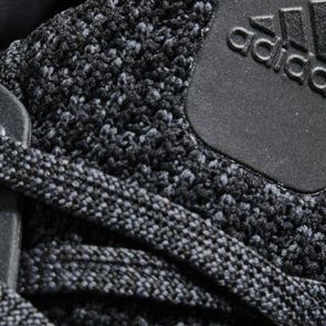 Τα sneakers της &lt;em>adidas&lt;/em> για τον 007