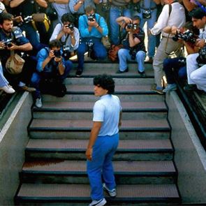 Πρώτες εικόνες του νέου ντοκιμαντέρ για τον Diego Maradona