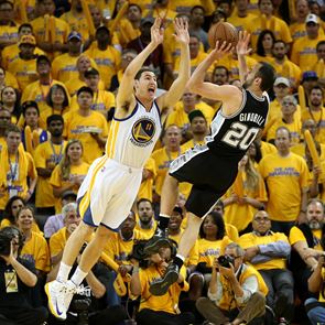 Manu Ginobili, πλησιάζοντας τον Maradona και τον Messi