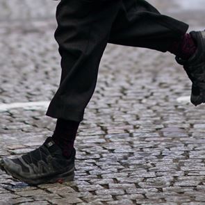 Μαύρα sneakers για το δεύτερο μισό του 2022