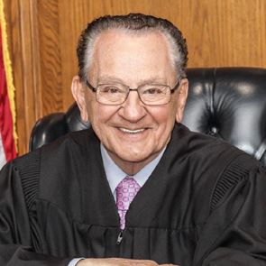 Πέθανε &#39;ο πιο καλόκαρδος δικαστής στον κόσμο&#39;, ο Frank Caprio