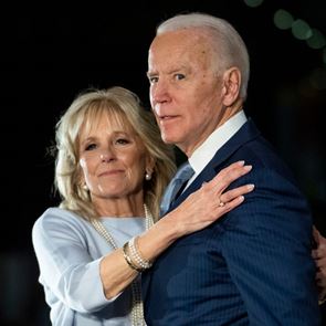 Jill Biden: Από δασκάλα, σύζυγος του Joe Biden και ίσως η επόμενη Πρώτη Κυρία