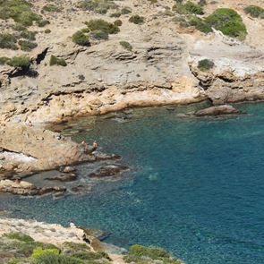 Οι κρυφές παραλίες μόνο για δύο στο Κάτω Σούνιο