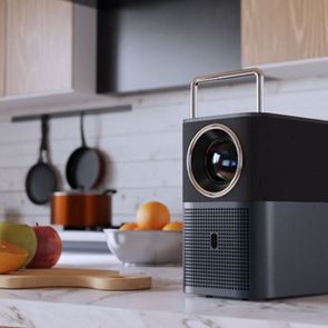 Οι φορητοί προβολείς TCL προσφέρουν ευέλικτη προβολή για κάθε σύγχρονο σπίτι αυτόν τον χειμώνα