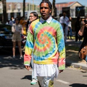 Πώς θα δημιουργήσεις το tie-dye print στα ρούχα σου