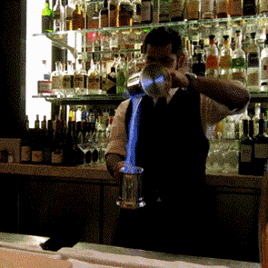 Αν νιώθεις τολμηρός, δοκίμασε ένα Blue Blazer