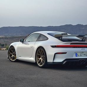Η νέα και τρομερή Porsche 911 GT3-για πρώτη φορά με πίσω καθίσματα (video