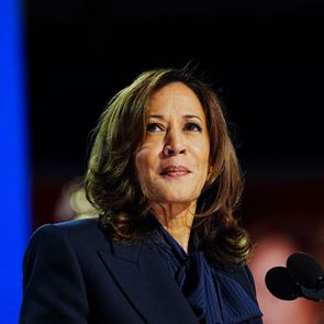 'Η Αμερική είναι έτοιμη να γυρίσει τη σελίδα του Trump', λέει η <em>Kamala</em> <em>Harris</em>