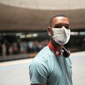 &lt;em>Κορονοϊός&lt;/em>: 2.570 νέα κρούσματα και 506 οι διασωληνωμένοι σήμερα