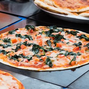 Η πιο λεπτή και τραγανή ζύμη &lt;em>πίτσας&lt;/em>