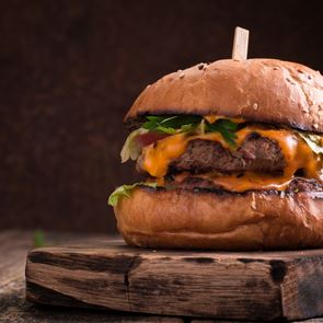 5 απίθανα αθηναϊκά burgers και πώς θα τα φας αμέσως