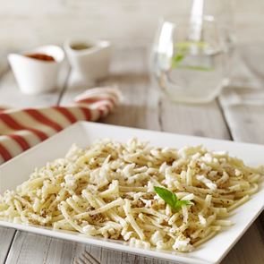 Η συνταγή για την πιο ελληνική, καλοκαιρινή μακαρονάδα