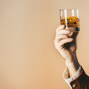 6 ξεχωριστά ουίσκι για το χριστουγεννιάτικο μπαρ του σπιτιού σου