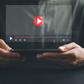 Xρήστες YouTube αναγκάζονται να βλέπουν διαφημίσεις για ώρες