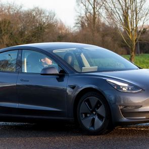 Ένας Ινδός παρήγγειλε το Tesla Model 3 το 2016 και περίμενε 7 χρόνια