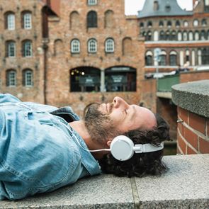 Τι ακριβώς είναι η 8D μουσική