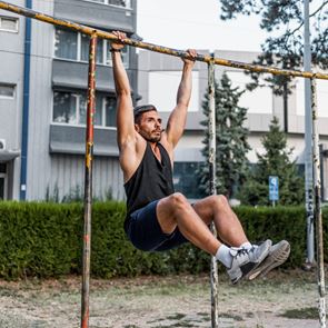 Γιατί η δύναμη στους πήχεις σου είναι μυστικό μακροζωΐας