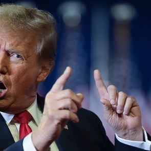 Πώς ο Donald Trump έγινε ο εφιάλτης των κορυφαίων Αμερικανών CEOs