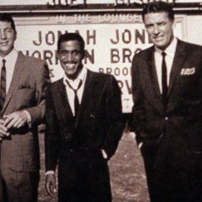 Σπάνιες φωτογραφίες των Rat Pack που θα σε ταξιδέψουν στον χρόνο