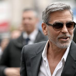 O George Clooney φορά το ίδιο κοστούμι εδώ και 20 χρόνια