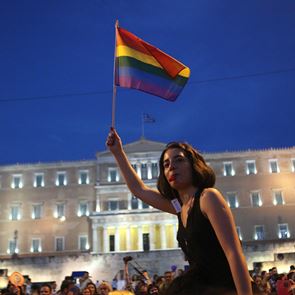 Υπάρχει σοβαρός λόγος που η παρέλαση του Pride γίνεται κάθε Ιούνιο
