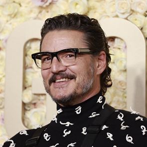 Τα sneakers του Pedro Pascal ταιριάζουν σε όλους μας