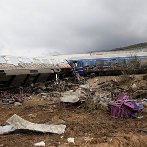 Τα 5 λεπτά που θα μπορούσαν να αποτρέψουν την τραγωδία στα Τέμπτη