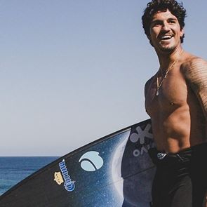 Gabriel Medina, ο viral πρωταθλητής του surf που &#39;οργώνει&#39; τα κύματα