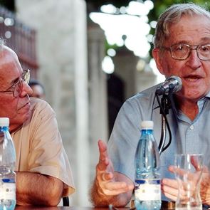 O Noam Chomsky δεν πολυσυμπαθεί το ChatGPT