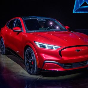 Η Mustang Mach-E GT πιάνει τα 100 χλμ/ώρα σε 3,7