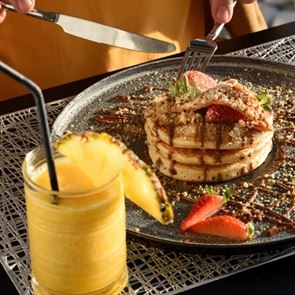 Στο Poseidon Athens Hotel για επικό <em>brunch</em> με θέα στον Σαρωνικό