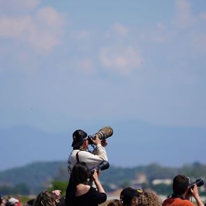 Φωτογραφίζοντας αεροπλάνα και ελικόπτερα: H ξεχωριστή παγκόσμια κοινότητα των Airplane Spotters