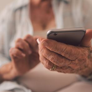 Επιτήδειοι εξαπάτησαν δύο ηλικιωμένες από την Κρήτη - Τους πήραν 65.000 ευρώ