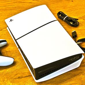 To PS5 &quot;αδυνάτισε&quot; και έρχεται με περισσότερο χώρο για παιχνίδια