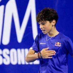 Ο 13χρονος Ραφαήλ Παγώνης είναι πρωταθλητής Ευρώπης στο τένις U14