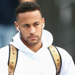 Τα πανάκριβα, κίτρινα γυαλιά ηλίου του Neymar