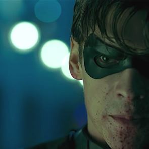 Ο Robin δεν συμπαθεί καθόλου τον Batman στο πρώτο trailer του Titans