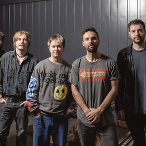 Όλα ή Nothing But Thieves