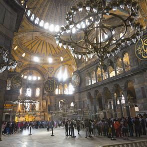 Παγκόσμια οργή εναντίον Erdogan για την Αγιά Σοφιά