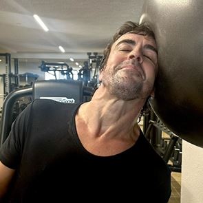Γιατί έγινε viral o λαιμός του οδηγού της F1, Fernando Alonso