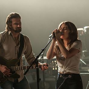 Ο Bradley Cooper μπορεί και να τραγουδήσει στο trailer του A Star is Born