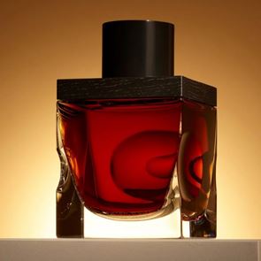 Ο David Adjaye και η φιάλη του παλαιότερου single malt