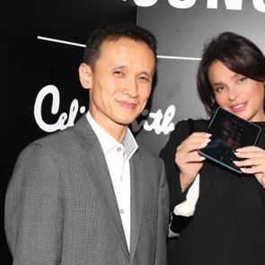 Όταν η Σίλια Κριθαριώτη συνάντησε το Samsung Galaxy Z Flip4